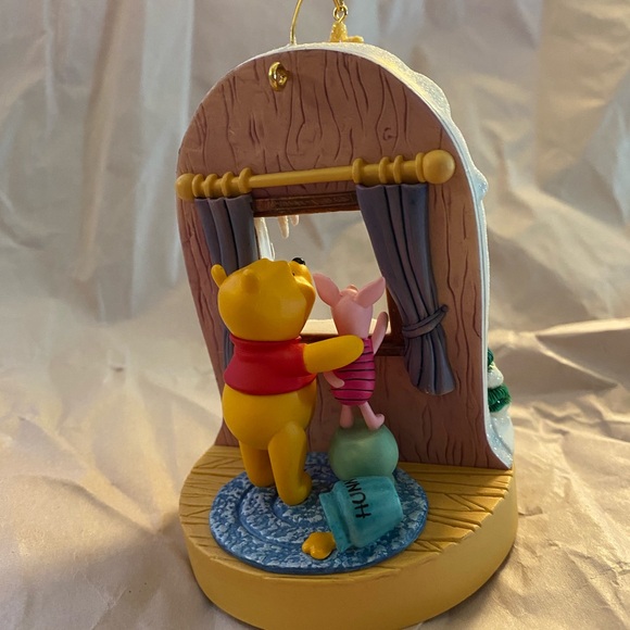 Hallmark Ornament - Lucky Star Winnie the Pooh Collection - Picture 4 of 5